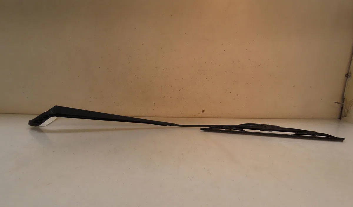 Bras essuie-glace avant gauche Peugeot 206 (2L_, 2M_) 1.4 hdi eco 70 (2009-2013) 5 portes occasion