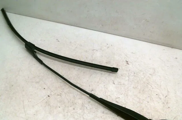 Bras essuie-glace avant gauche PEUGEOT 208 occasion