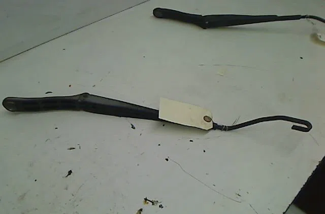 Bras essuie-glace avant gauche PEUGEOT 406 occasion