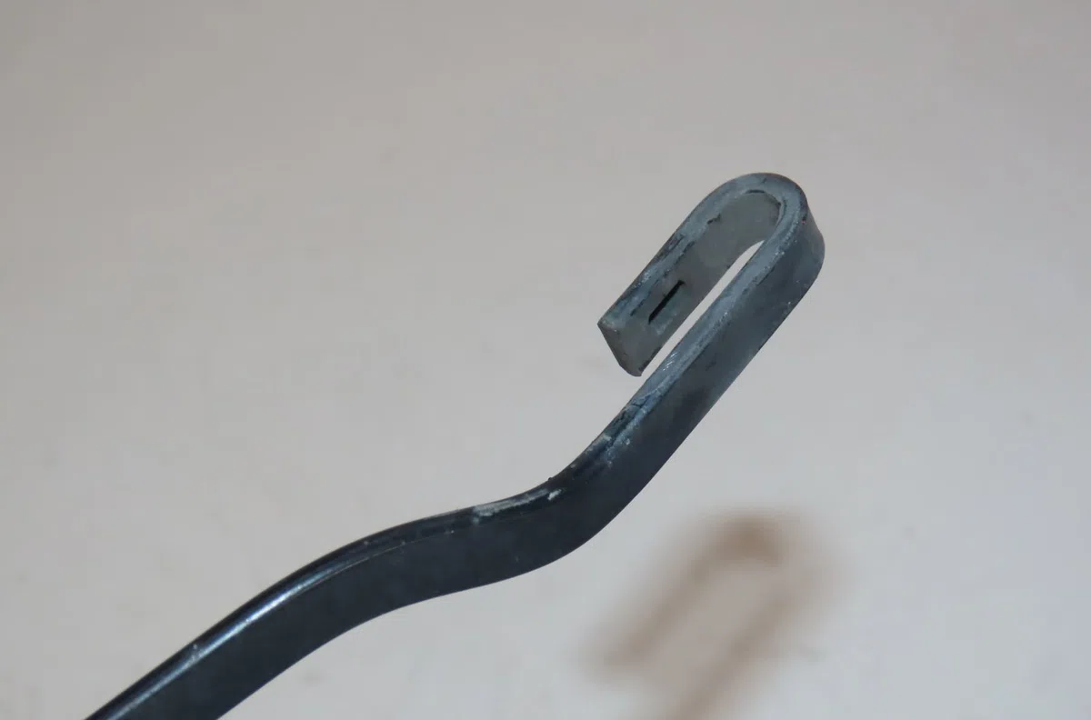 Bras essuie-glace avant gauche Renault CLIO II (BB_, CB_) 1.4 16v (b-cb0p, bb13) (2000-2008) 5 portes occasion
