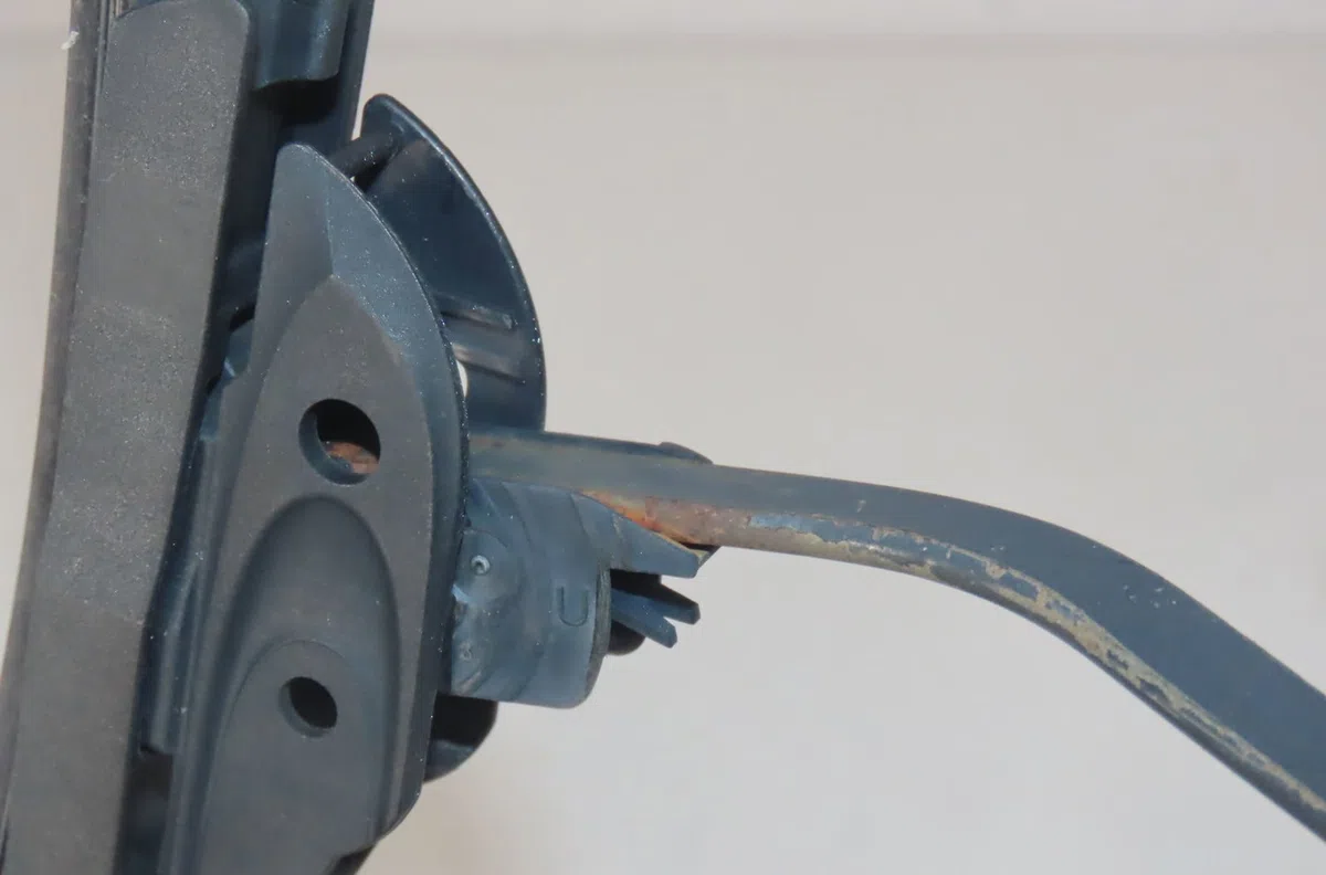 Bras essuie-glace avant gauche Renault CLIO II (BB_, CB_) 1.5 dci (b-cb07) (2001-2009) 3 portes occasion