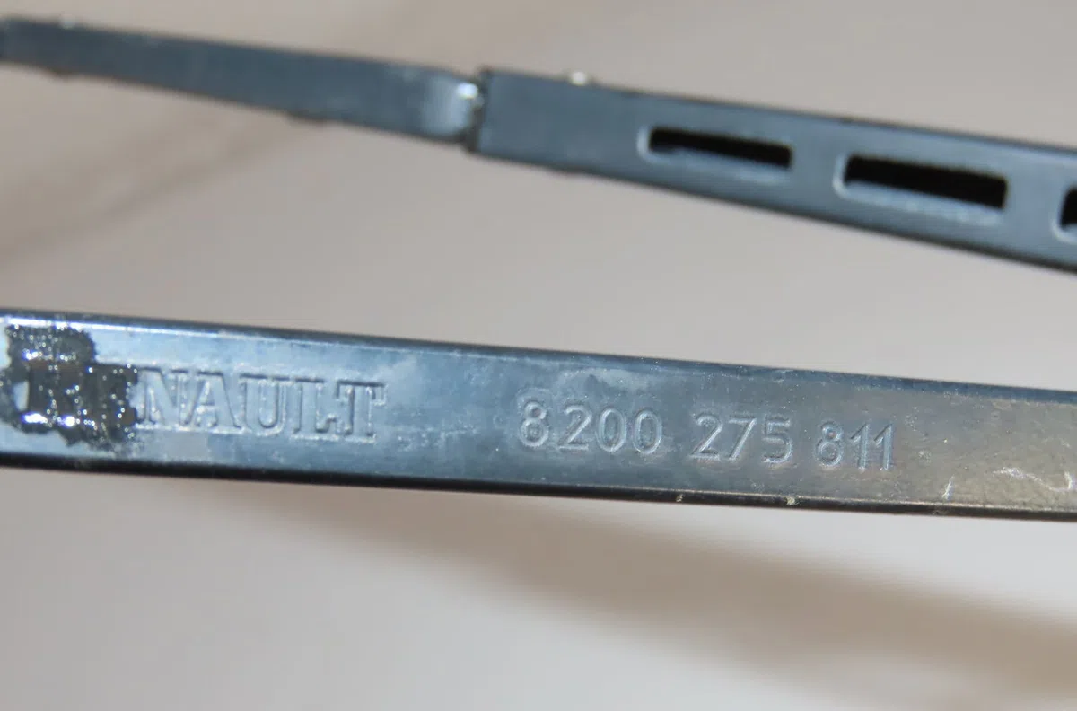 Bras essuie-glace avant gauche Renault CLIO II (BB_, CB_) 1.5 dci (b-cb07) (2001-2009) 3 portes occasion