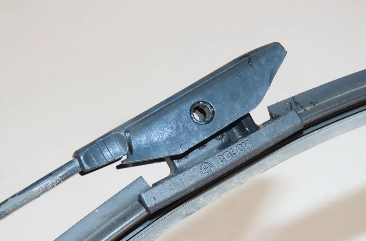 Bras essuie-glace avant gauche Renault CLIO II (BB_, CB_) 1.5 dci (b-cb3m) (2005-2010) 3 portes occasion