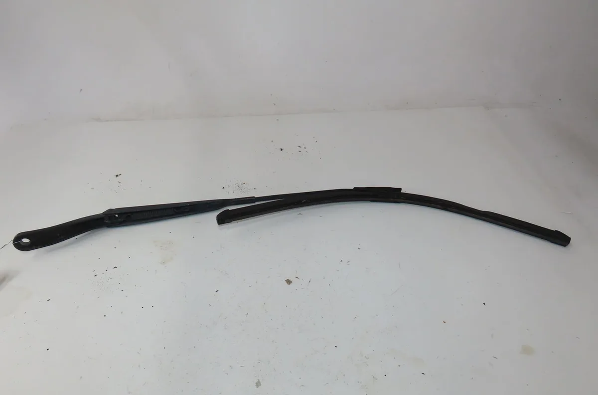 Bras essuie-glace avant gauche Renault CLIO III (BR0-1, CR0-1) 1.5 dci (c-br0g, c-br1g) (2005-2012) 5 portes occasion