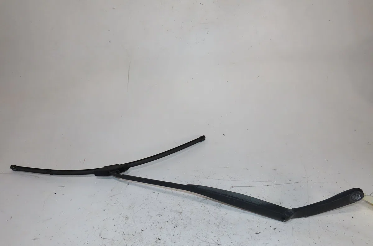 Bras essuie-glace avant gauche Renault LAGUNA II (BG0-1_) 1.8 16v (bg04, bg0b, bg0c, bg0v) (2001-2005) occasion