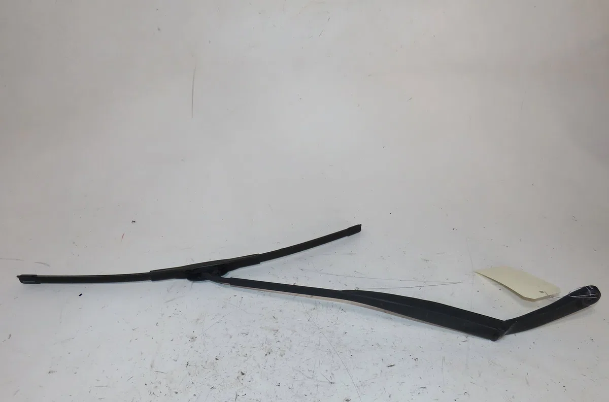 Bras essuie-glace avant gauche Renault LAGUNA II (BG0-1_) 1.9 dci (bg1a, bg1w, bg0g) (2005-2007) occasion