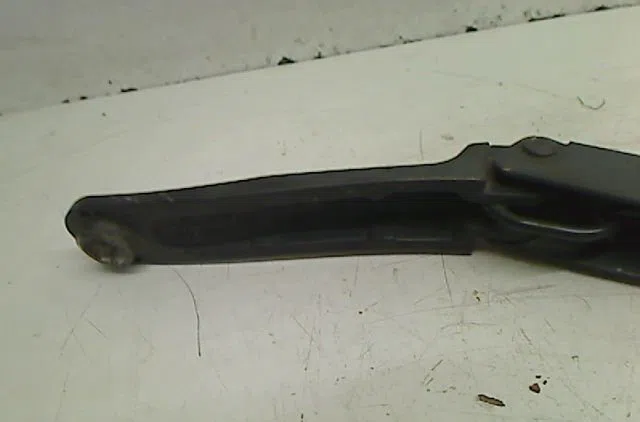 Bras essuie-glace avant gauche Renault LAGUNA III Grandtour (KT0-1) 2.0 dci (kt01, kt08, kt09, kt0k, kt12, kt1d, kt1w) (