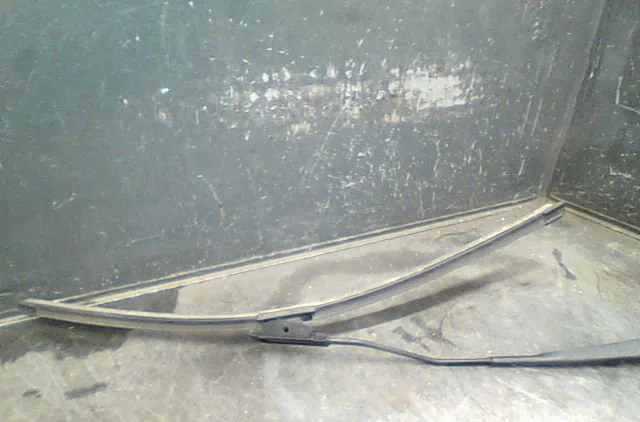 Bras essuie-glace avant gauche Renault MEGANE II (BM0-1_, CM0-1_) 1.5 dci (bm1e, cm1e) (2005-2008) occasion
