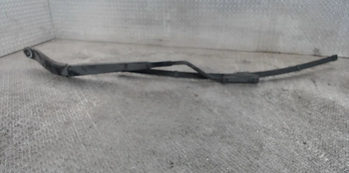 Bras essuie-glace avant gauche Renault MEGANE IV 3-5 portes (B9A-M-N_) 1.5 dci 110 (b9a3) (2015) occasion