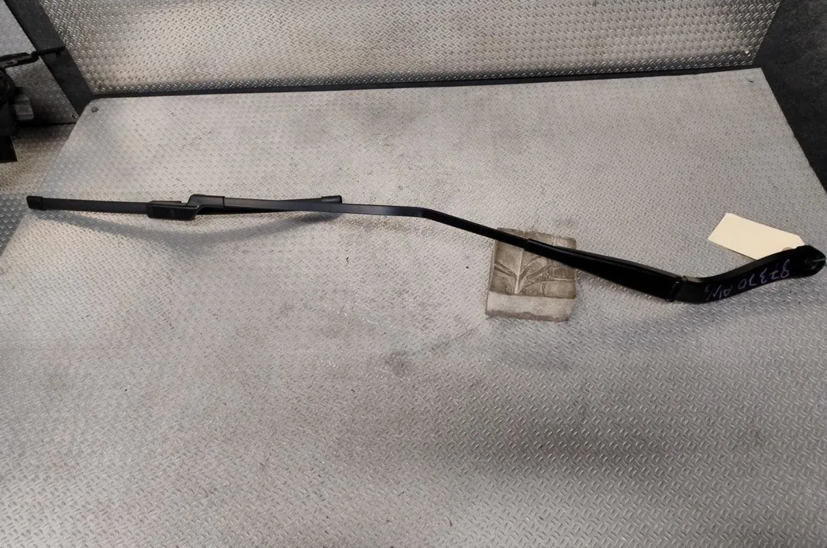 Bras essuie-glace avant gauche RENAULT TRAFIC 3 LONG PHASE 1 occasion