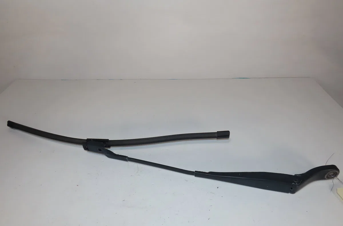 Bras essuie-glace avant gauche Renault TWINGO II (CN0_) 1.2 16v (cn04, cn0a, cn0b) (2007-2014) 3 portes occasion