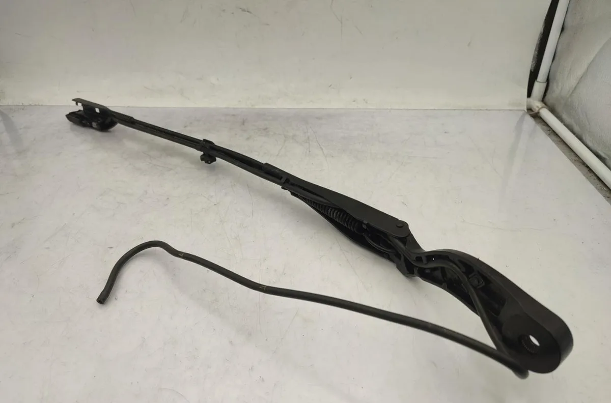 Bras essuie-glace avant gauche TESLA MODEL 3 5YJ3 occasion