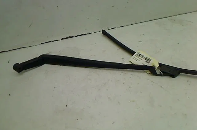 Bras essuie-glace avant gauche Toyota AURIS (_E15_) 1.4 d-4d (nde150_) (2007-2012) 3 portes occasion