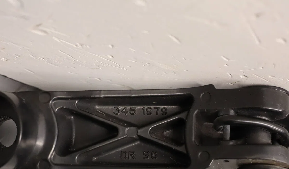 Bras essuie-glace avant gauche Toyota AURIS (_E15_) 2.0 d-4d (ade150_) (2006-2012) occasion