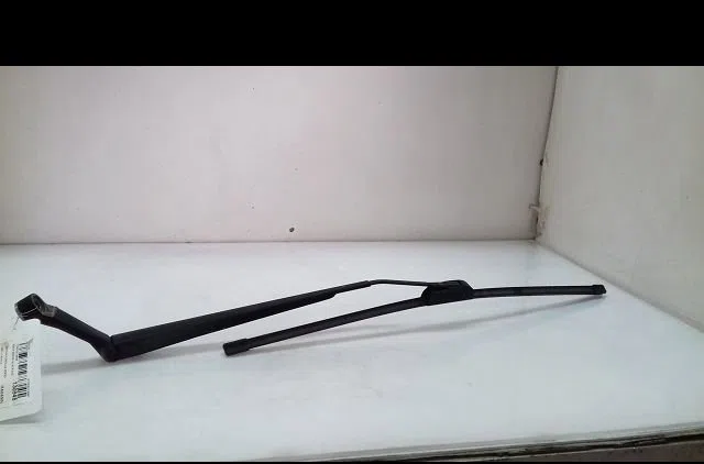 Bras essuie-glace avant gauche Toyota COROLLA Verso (_E12_) 2.0 d-4d (cde120_) (2002-2004) occasion
