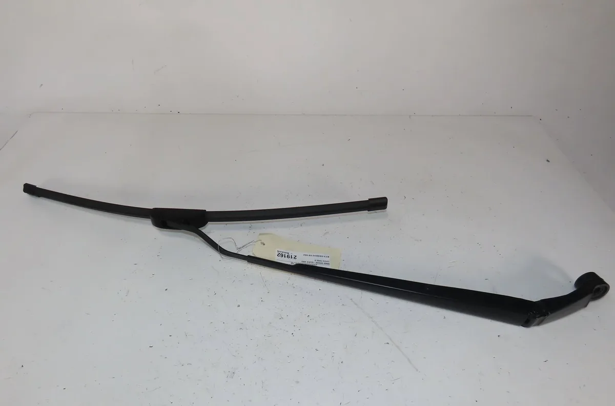 Bras essuie-glace avant gauche Toyota YARIS (_P21_, _PA1_, _PH1_) 1.5 hybrid (mxph10, mxph11) (2020) 5 portes occasion