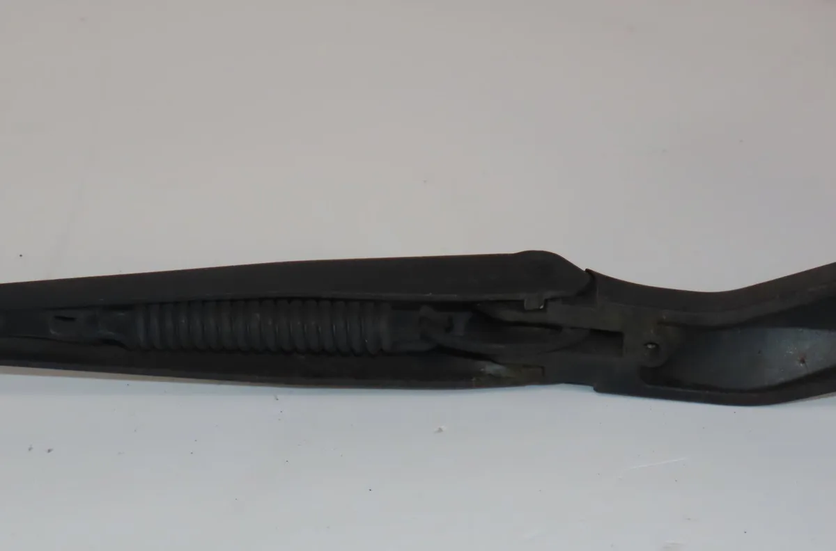 Bras essuie-glace avant gauche Volkswagen POLO (9N_, 9A_) 1.2 12v (2001-2007) 5 portes occasion