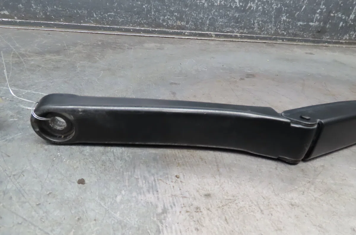 Bras essuie-glace avant gauche Volkswagen SCIROCCO III (137, 138) 2.0 tfsi (2008-2009) occasion