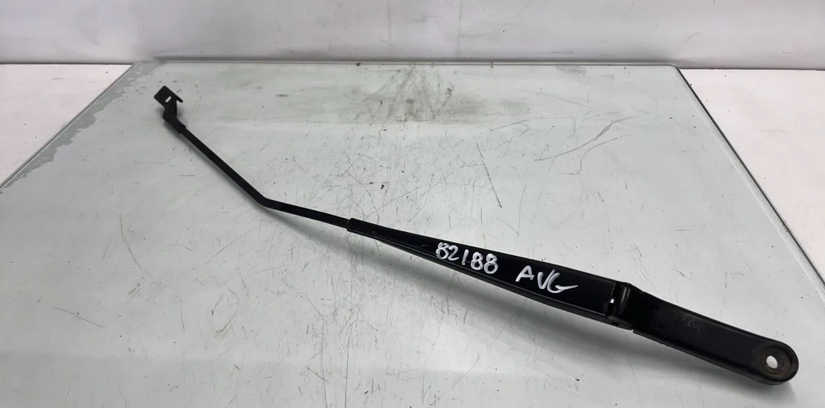 Bras essuie-glace avant gauche VOLKSWAGEN TOURAN 1 PHASE 2 occasion