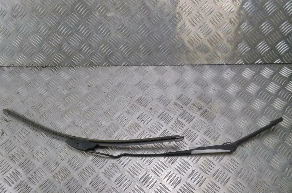 Bras essuie-glace avant gauche Volkswagen TRANSPORTER IV Autobus-Autocar (70B, 70C, 7DB, 7DK, 70J, 70K 2.5 tdi (1995-200