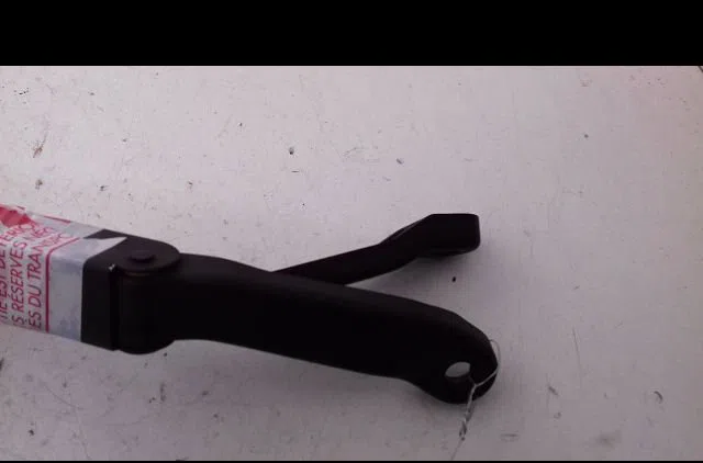 Bras essuie-glace avant Honda CIVIC VI Hatchback (EJ, EK) 1.4 i s (ej9) (1995-2001) occasion