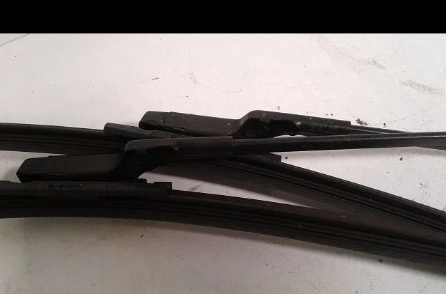 Bras essuie-glace avant Mercedes-benz CLASSE B Sports Tourer (W245) B 180 cdi (245.207) (2005-2011) 5 portes occasion