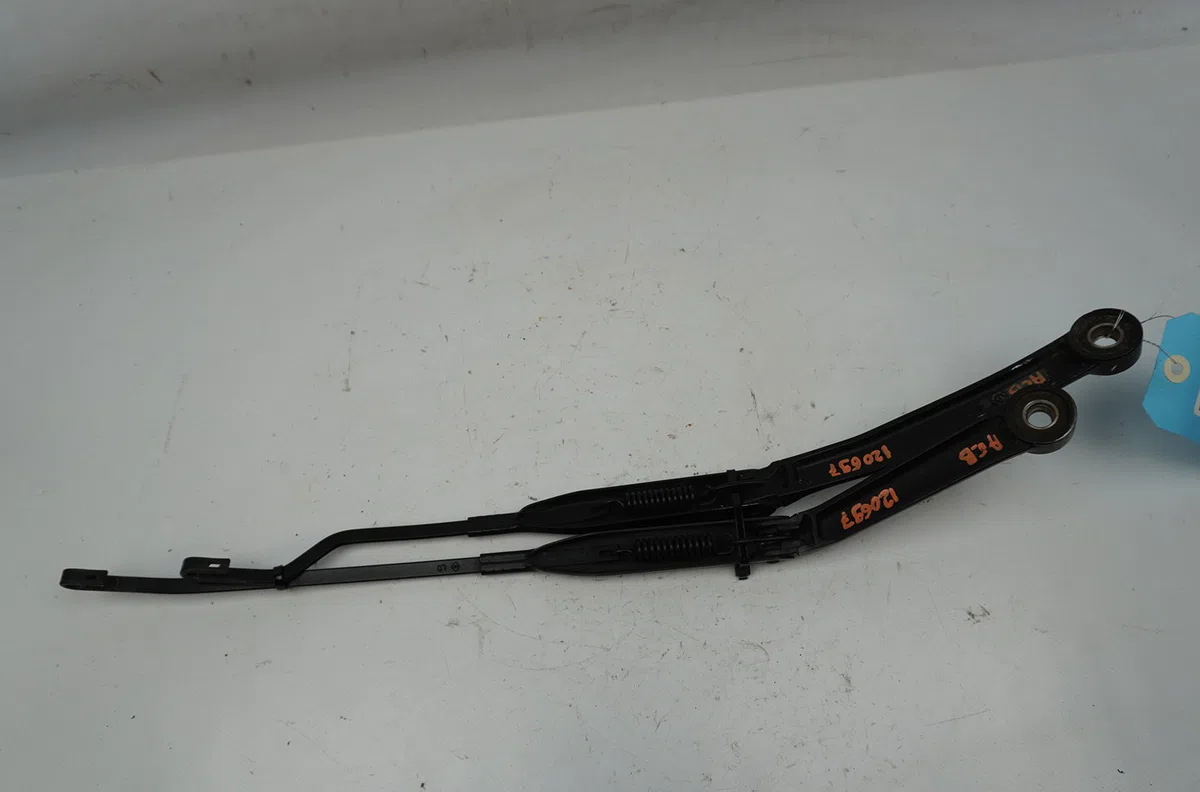 Bras essuie-glace avant Nissan PRIMERA Hatchback (P11) 2.0 td (1996-2002) occasion