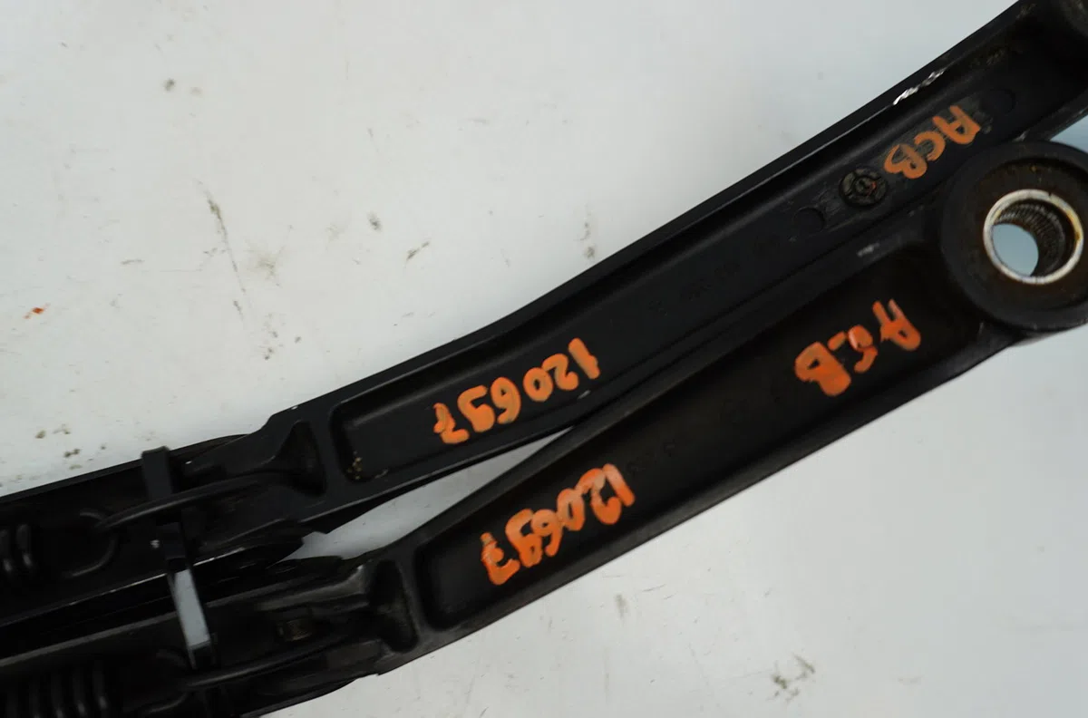 Bras essuie-glace avant Nissan PRIMERA Hatchback (P11) 2.0 td (1996-2002) occasion