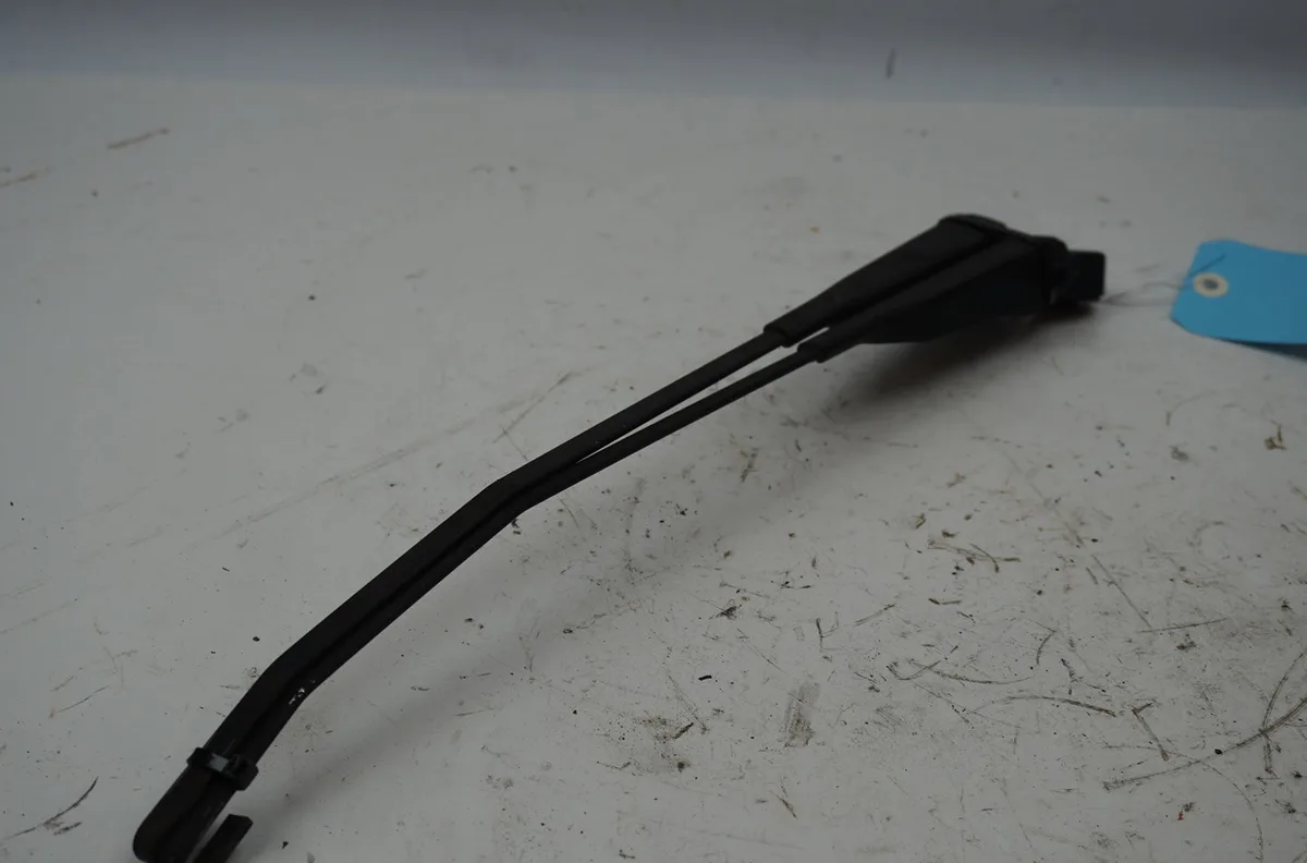 Bras essuie-glace avant Peugeot 205 II (20A-C) 1.7 diesel (1987-1998) occasion