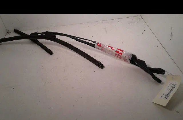 Bras essuie-glace avant Peugeot 206 3-5 portes (2A-C) 1.4 i (1998-2012) 3 portes occasion