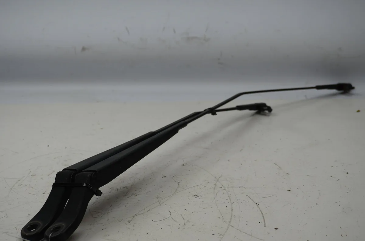 Bras essuie-glace avant Peugeot 207-207 (WA_, WC_) 1.4 hdi (2006-2015) 5 portes occasion