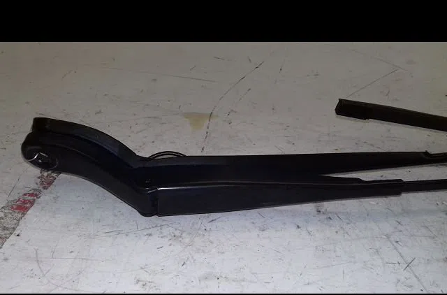 Bras essuie-glace avant Peugeot 207 CC (WD_) 1.6 hdi (2007-2015) occasion