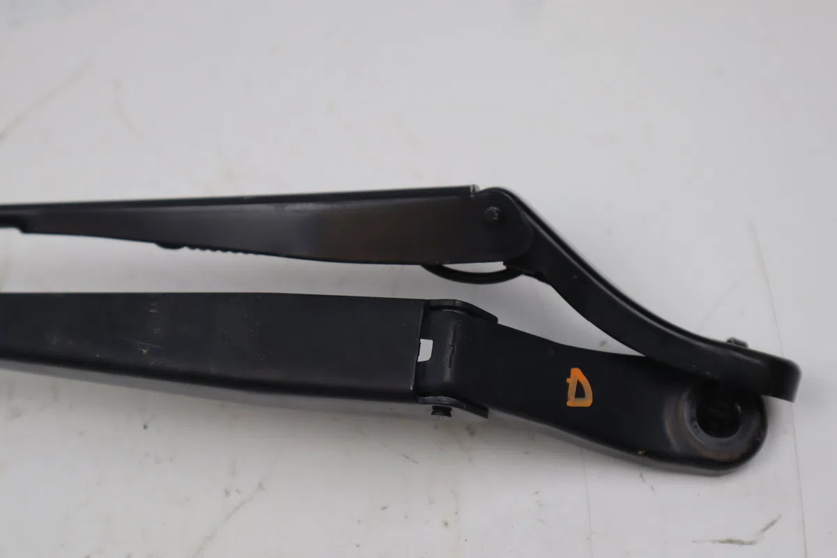Bras essuie-glace avant Peugeot 208 I (CA_, CC_) 1.4 hdi (2012) 3 portes occasion