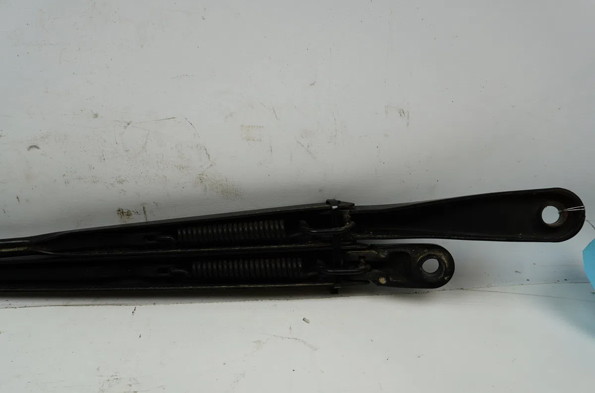 Bras essuie-glace avant Renault CLIO III (BR0-1, CR0-1) 1.5 dci (br0h, cr0h, cr1s, br1s) (2005-2014) 3 portes occasion
