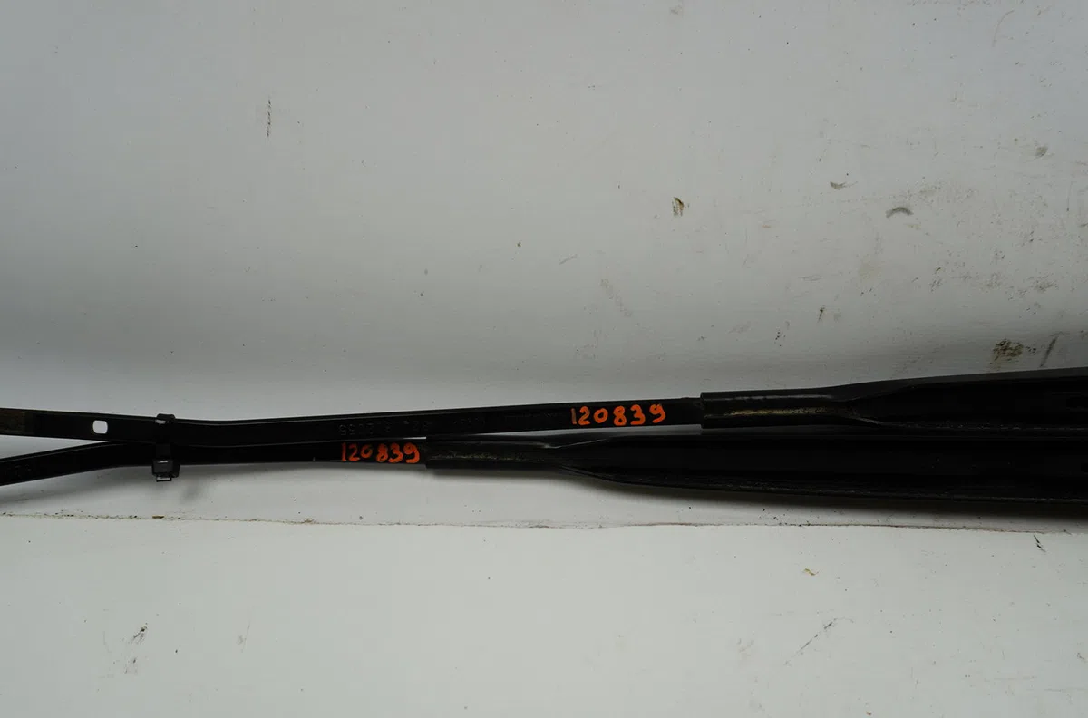 Bras essuie-glace avant Renault CLIO III (BR0-1, CR0-1) 1.5 dci (br0h, cr0h, cr1s, br1s) (2005-2014) 3 portes occasion