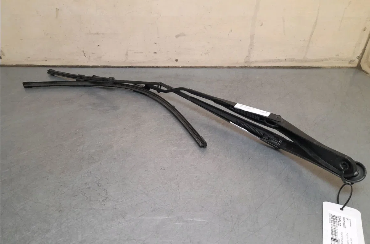 Bras essuie-glace avant Renault CLIO V (B7_) Tce 90 (b7mt) (2020) occasion
