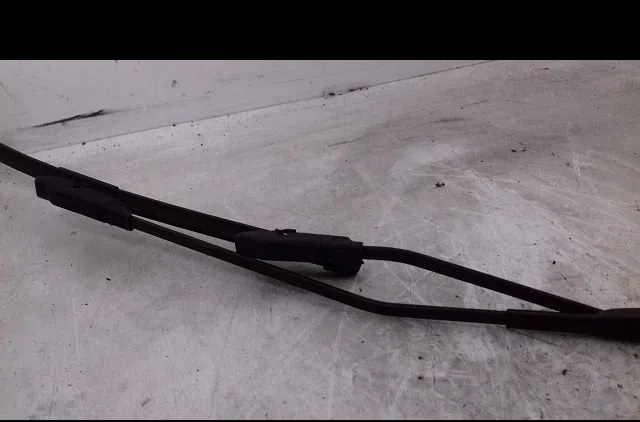 Bras essuie-glace avant Renault LAGUNA III (BT0-1) 1.5 dci (bt00, bt0a, bt0t, bt1j) (2007-2015) 5 portes occasion