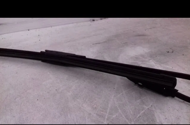 Bras essuie-glace avant Renault LAGUNA III (BT0-1) 1.5 dci (bt00, bt0a, bt0t, bt1j) (2007-2015) 5 portes occasion