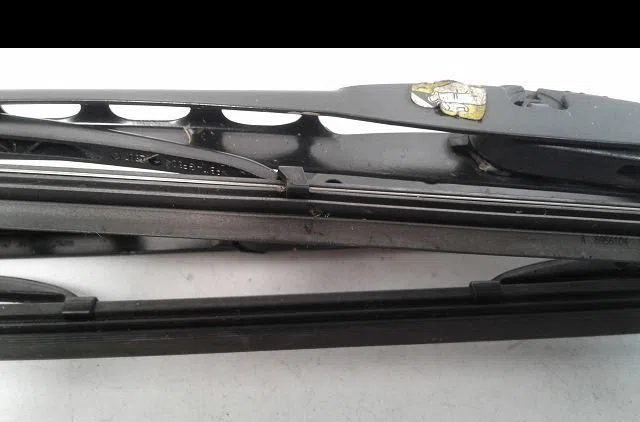 Bras essuie-glace avant Volkswagen GOLF III (1H1) 1.8 (1991-1997) 5 portes occasion