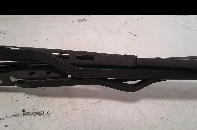 Bras essuie-glace avant Volkswagen POLO (6N2) 1.4 (1999-2001) 5 portes occasion