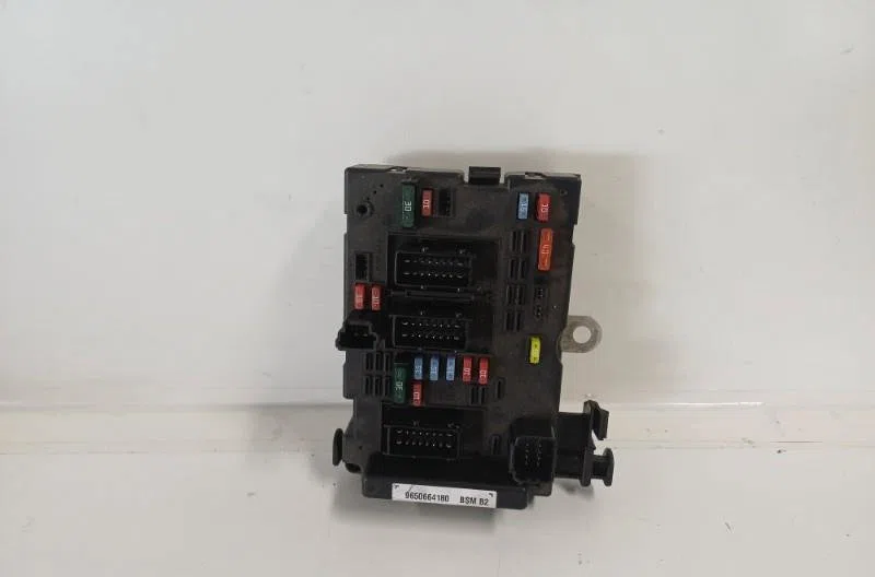 Bsm (boitier servitude moteur) PEUGEOT 307 PHASE 1 occasion — photo 3