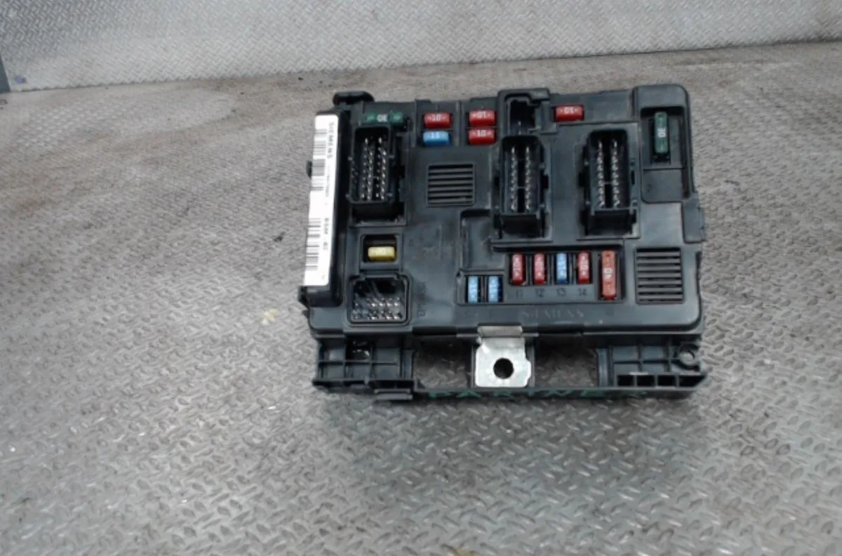 Bsm (boitier servitude moteur) Peugeot PARTNER Monospace (5_, G_) 1.6 hdi 75 (2005-2008) 4 portes occasion