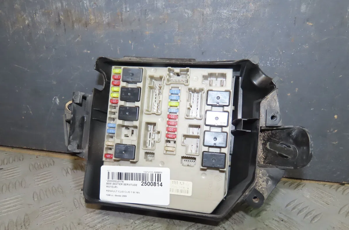 Bsm (boitier servitude moteur) Renault CLIO III (BR0-1, CR0-1) 1.6 16v (br05, br0b, br0y, br15, br1j, br1m, br1y, cr0b,... (2005-2014) 5 portes occasion — photo 2
