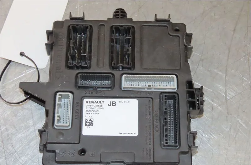 Bsm (boitier servitude moteur) Renault CLIO V (B7_) 1.6 e-tech 140 (b7mu) (2020) occasion