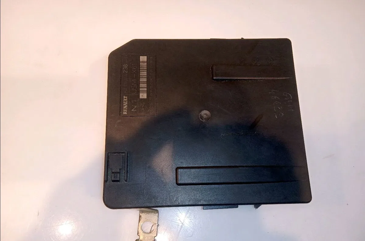 Bsm (boitier servitude moteur) Renault KANGOO Express (FW0-1_) 1.5 dci 70 (fw0a, kw0v) (2008) 4 portes occasion — photo 3
