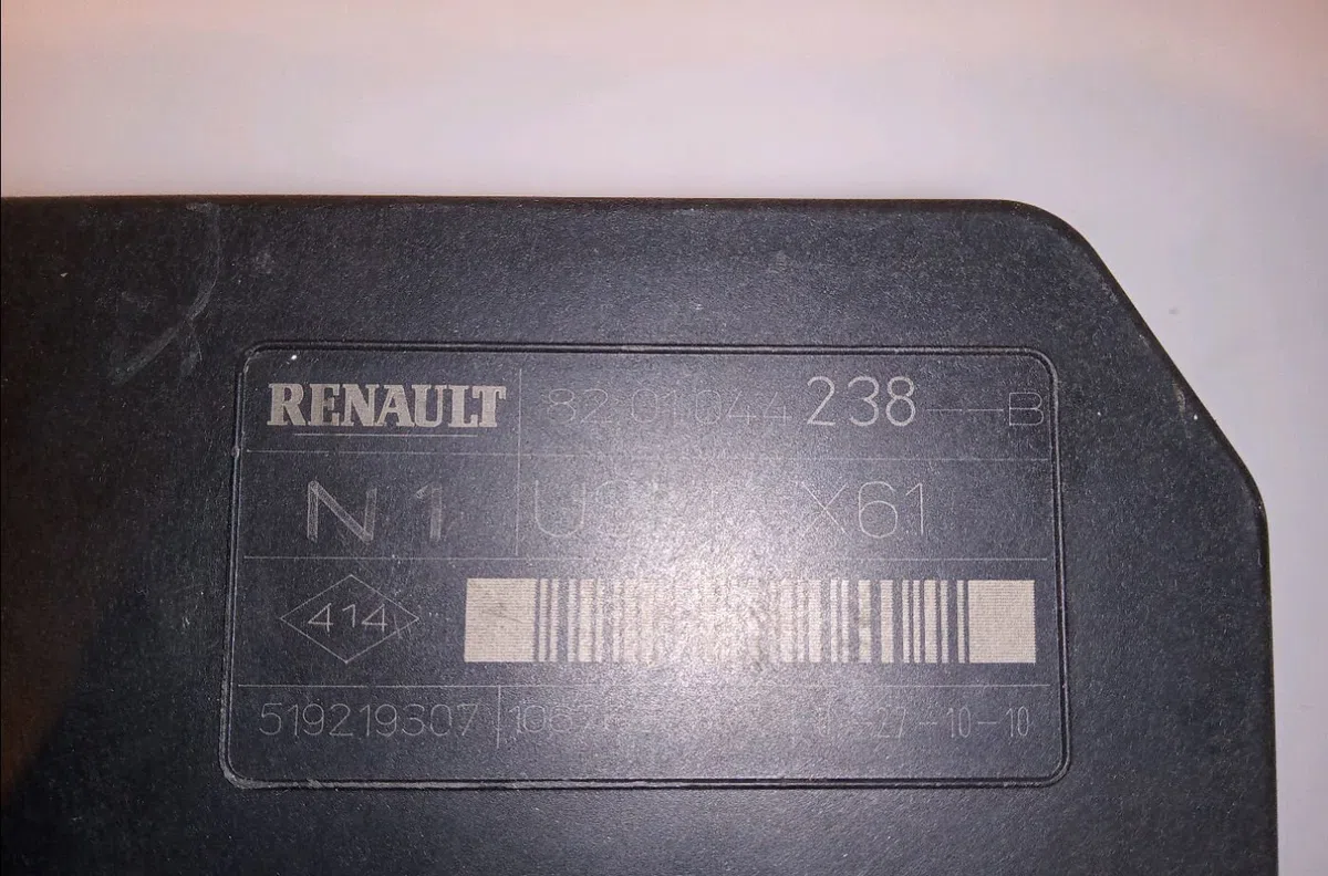 Bsm (boitier servitude moteur) Renault KANGOO Express (FW0-1_) 1.5 dci 70 (fw0a, kw0v) (2008) 4 portes occasion — photo 4