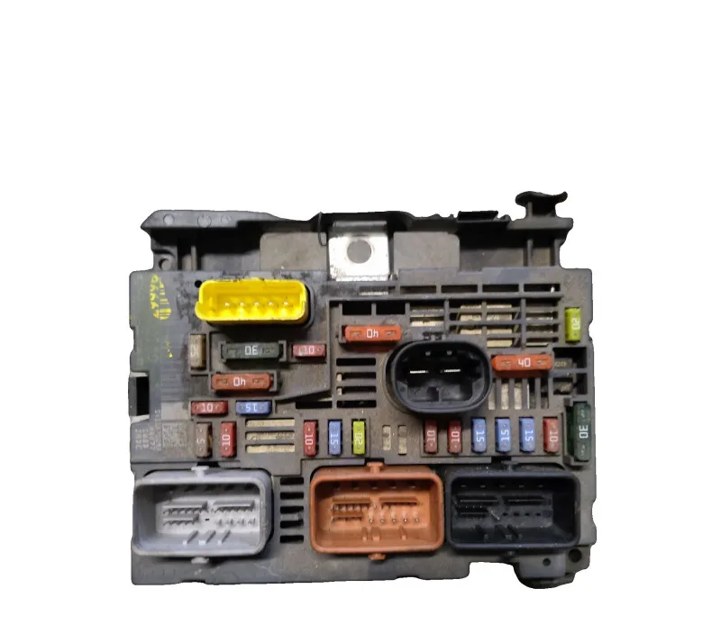 BSM / USM (BOITIER/UNITE SERVITUDE MOTEUR) PEUGEOT 5008 9666700180