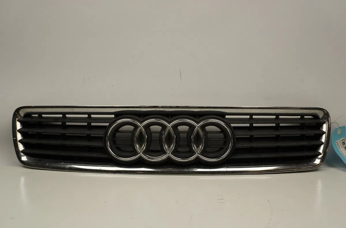 Calandre Audi A4 B5 (8D2) 1.9 tdi (1995-2000) occasion — photo 2