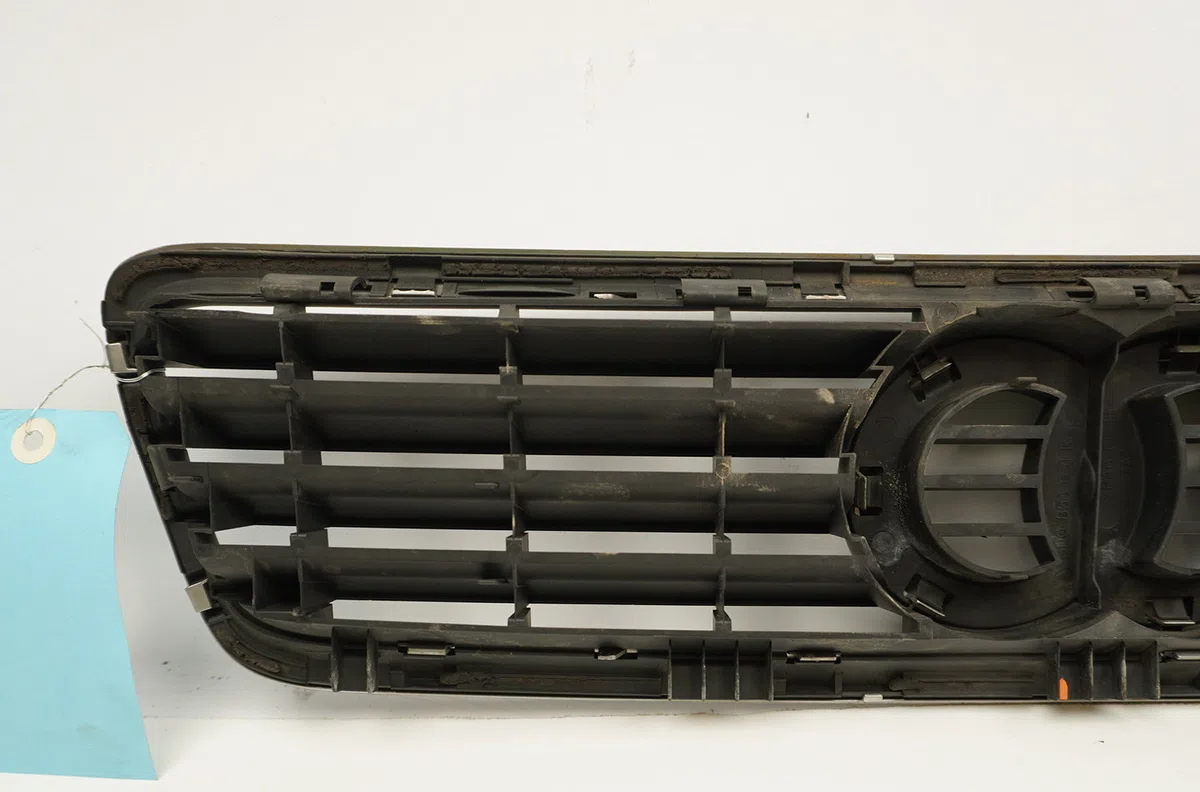 Calandre Audi A4 B5 (8D2) 1.9 tdi (1995-2000) occasion — photo 4