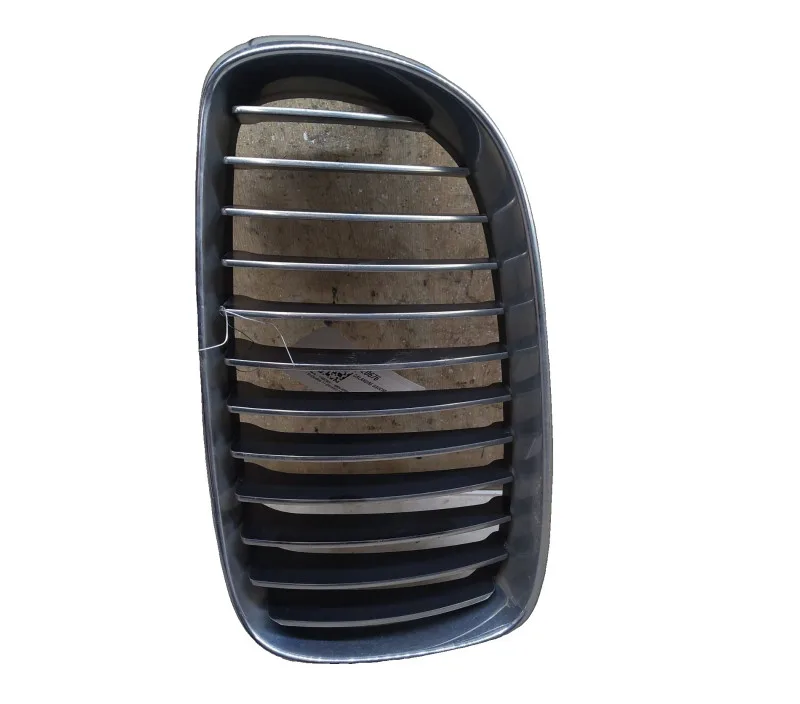 CALANDRE GAUCHE BMW SERIE 1 I 51137166439